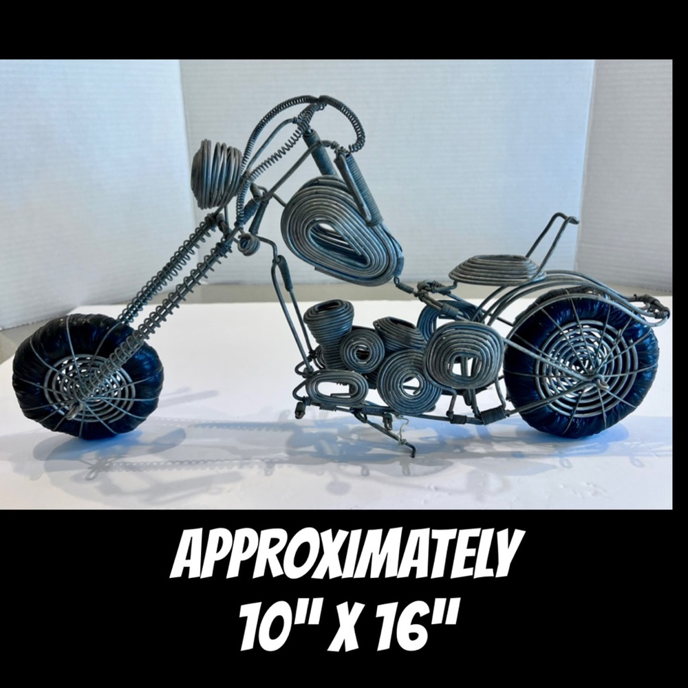 Twisted Metal Wire Art Sculpture Collectible MOTORCYCLE Approx 10”H  x 16”L